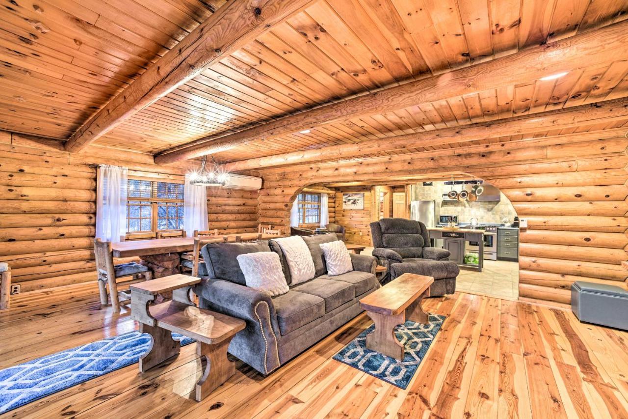 Spacious Cabin With Decks Near Saratoga Springs Middle Grove Exterior foto